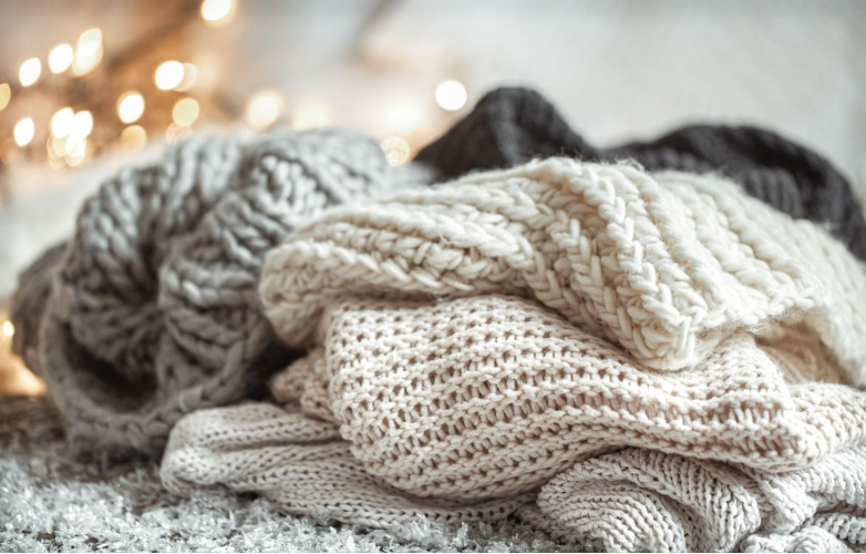 На что обратить внимание при выборе пряжи для вязания зимних вещей?