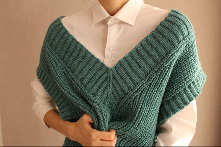 Вязаный жилет: как связать, выбрать и с чем носить