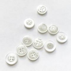 Белый перламутр 4 прокола 15 мм